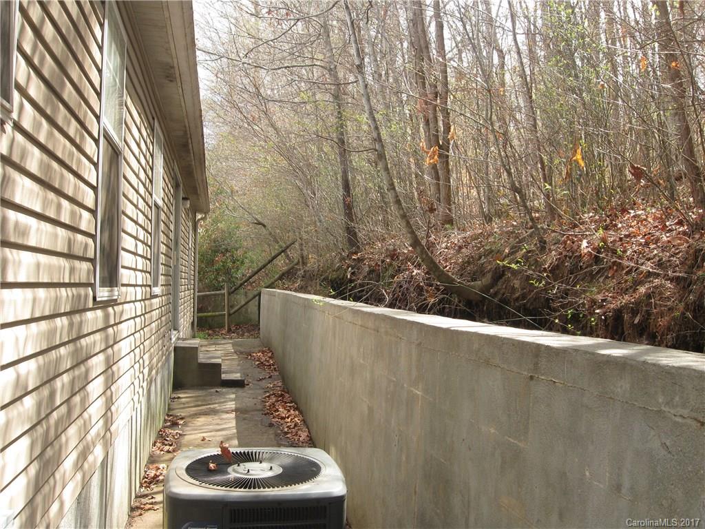 9 Vultures Nest Swannanoa, NC 28778 - Photo 6 of 24 Gallery Image 6