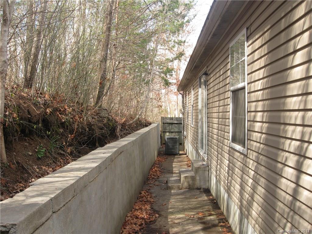 9 Vultures Nest Swannanoa, NC 28778 - Photo 7 of 24 Gallery Image 7