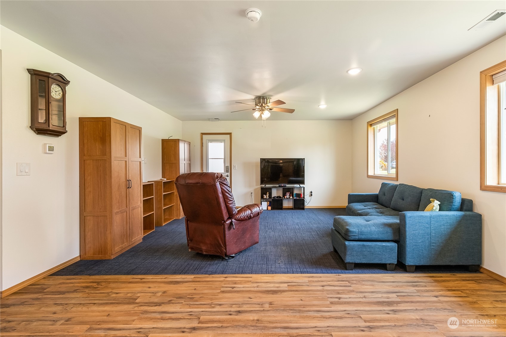 852 Lange Road Bellingham, WA 98226 - Photo 29 of 40 a living room with furniture and a flat screen tv
