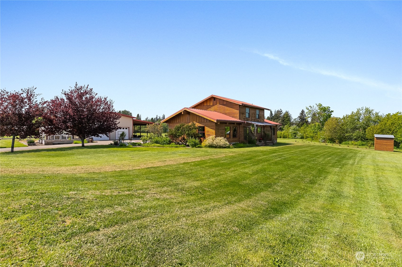 852 Lange Road Bellingham, WA 98226 - Photo 37 of 40 a front view of house with garden