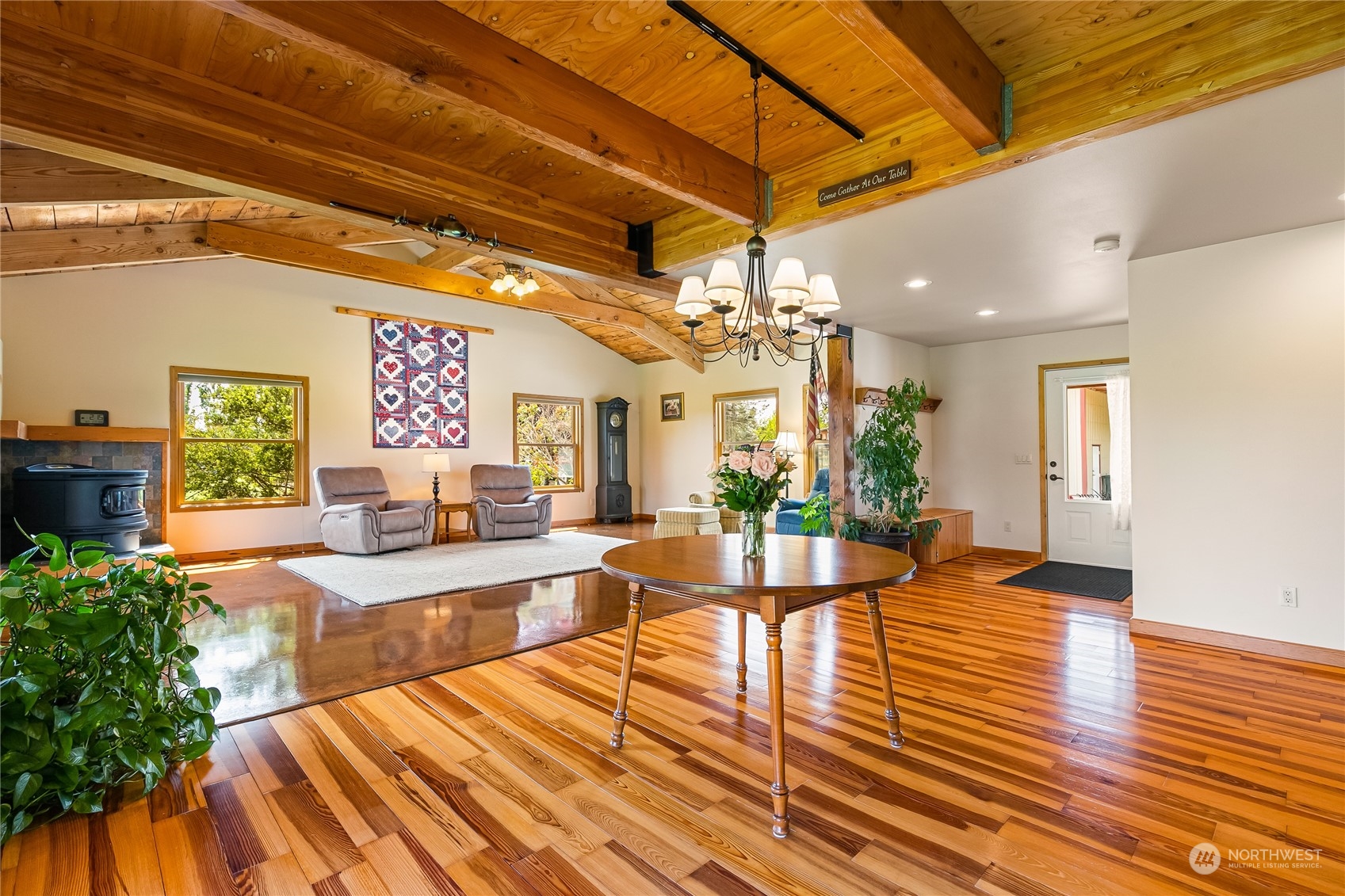 852 Lange Road Bellingham, WA 98226 - Photo 9 of 40 a view of a living room and kitchen