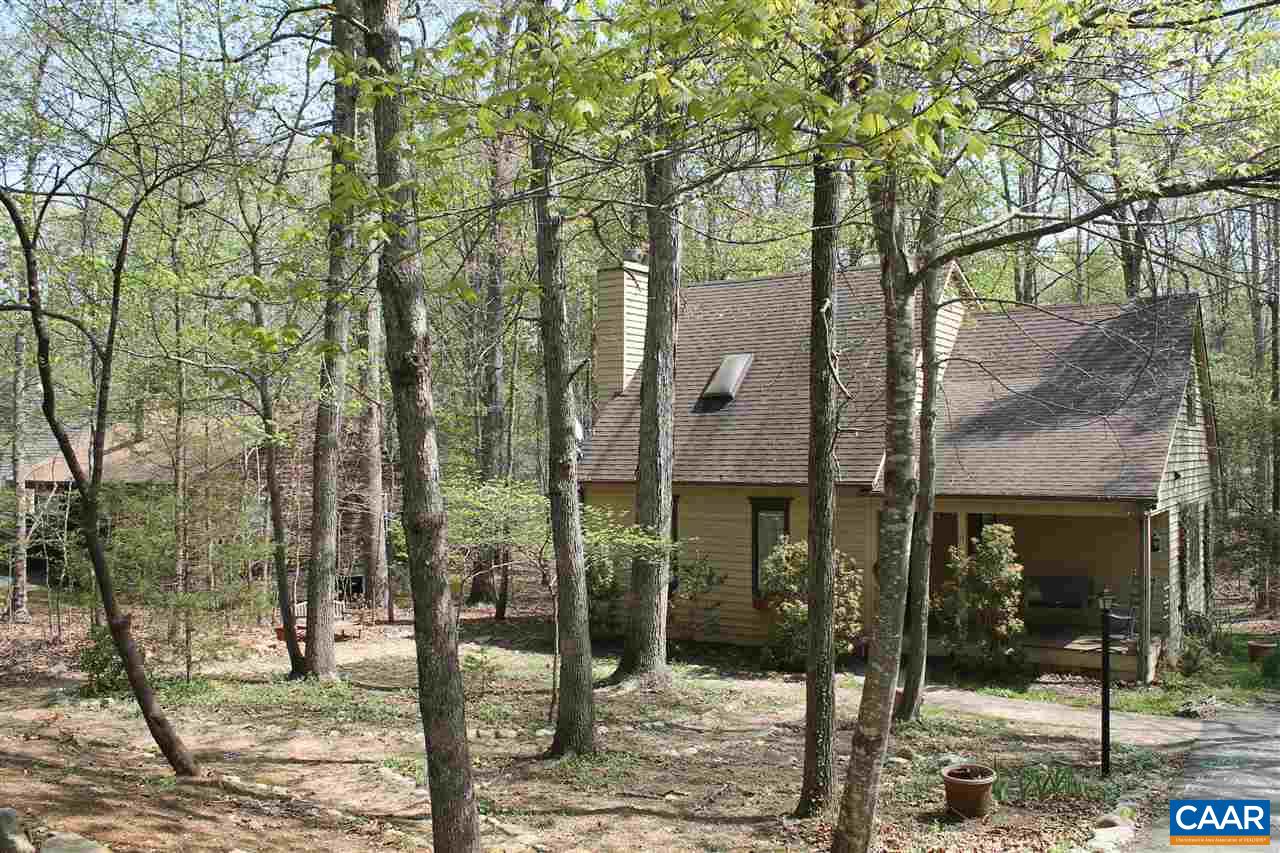 11 Dogleg Road Palmyra, VA 22963 - Photo 24 of 28 a view of a entrance gate of the house