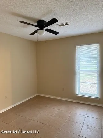 $1,200 | 5536 Crestwood Drive, Horn Lake, MS 38637