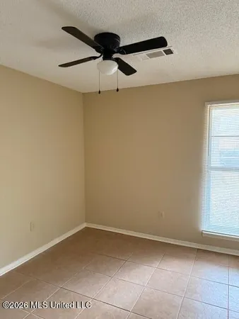 $1,200 | 5536 Crestwood Drive, Horn Lake, MS 38637