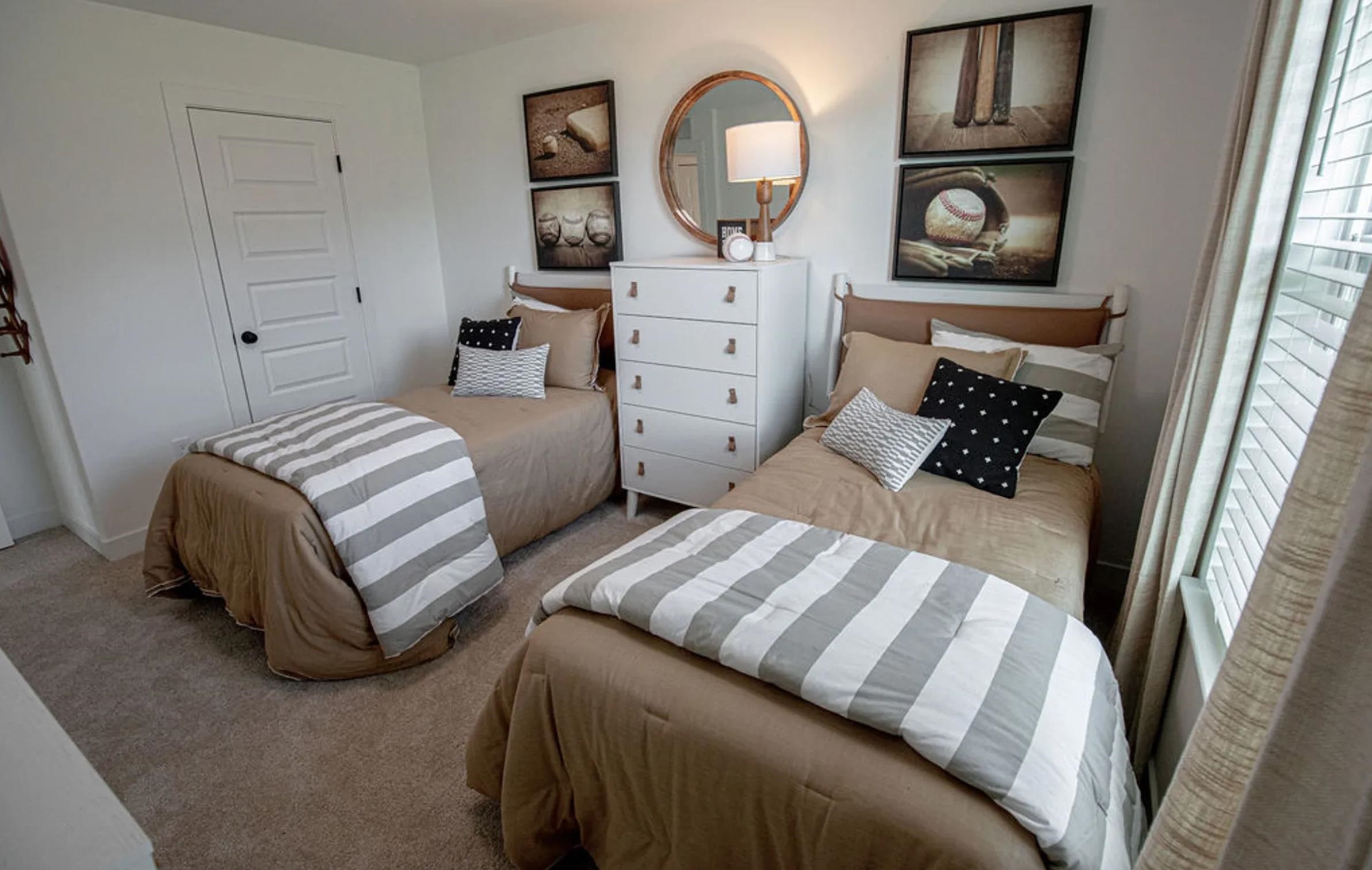6888 Talcott Lane Bartlett, TN 38135 - Photo 15 of 19 Carpeted bedroom with a closet