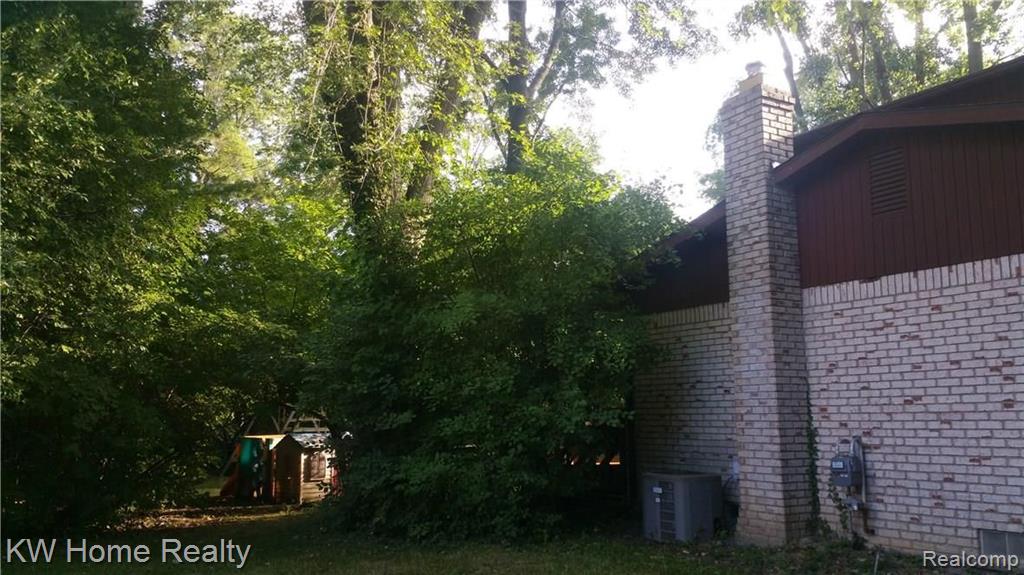 29825 Sugar Spring Road Farmington, MI 48334 - Photo 5 of 31