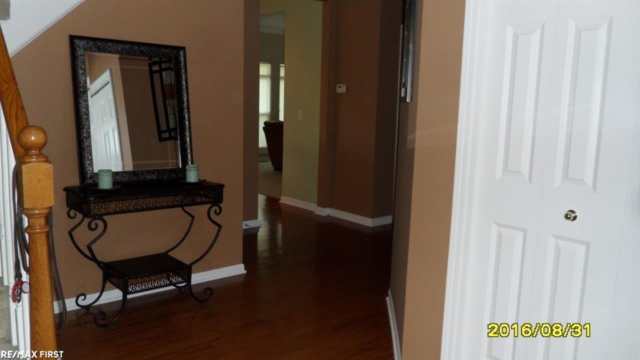 2531 Empire Court Rochester, MI 48309 - Photo 17 of 39 31306214-18.JPG