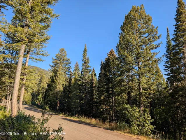 $1,400,000 | 6765 Lupine Trail, Wilson, WY 83014