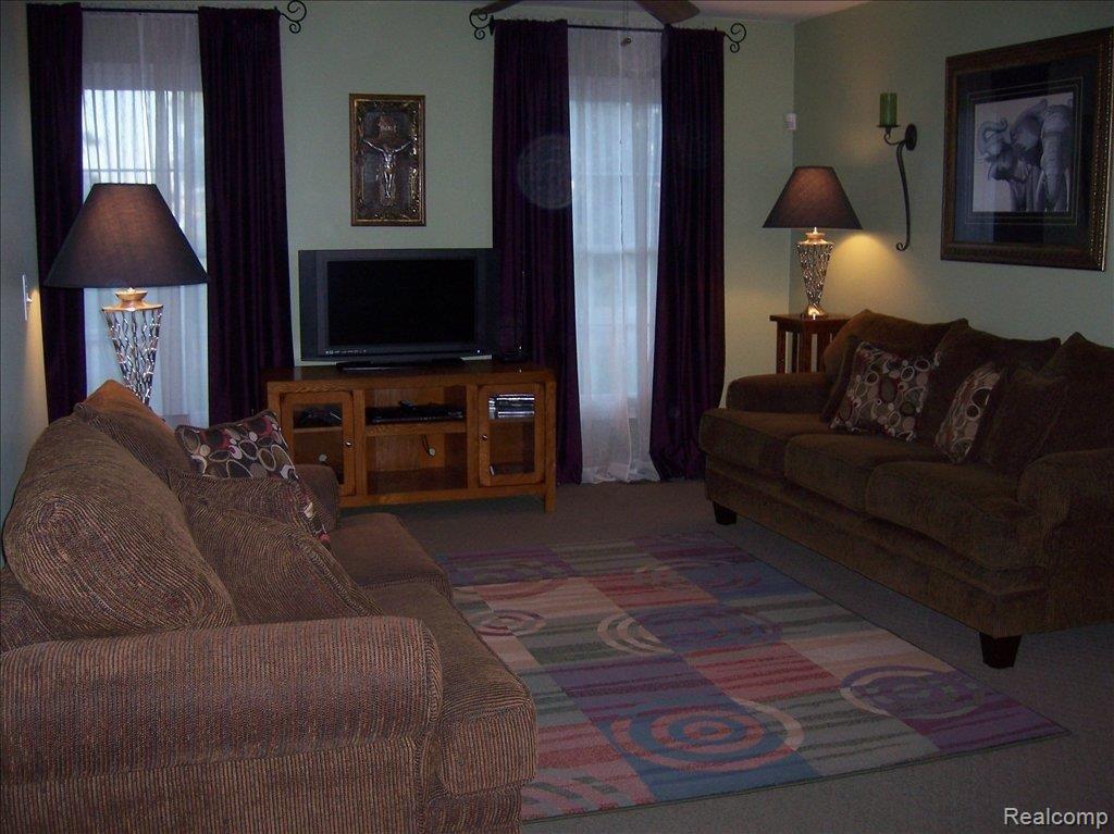 1951 West View Trail Howell, MI 48843 - Photo 10 of 16 LivingRoom1