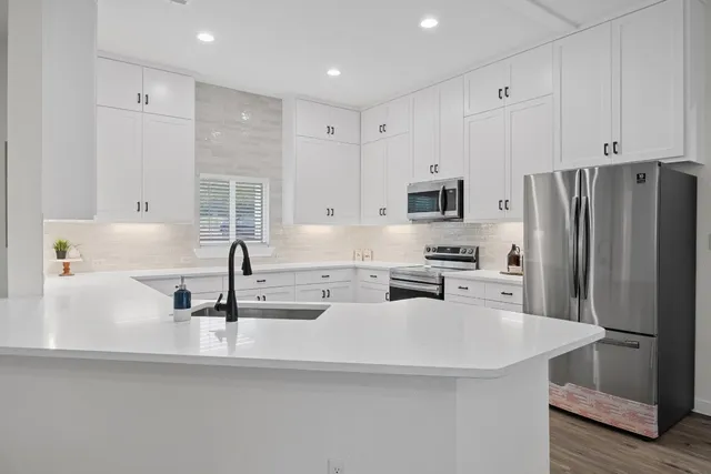 $3,000 | 17701 Village Drive, Dripping Springs, TX 78620