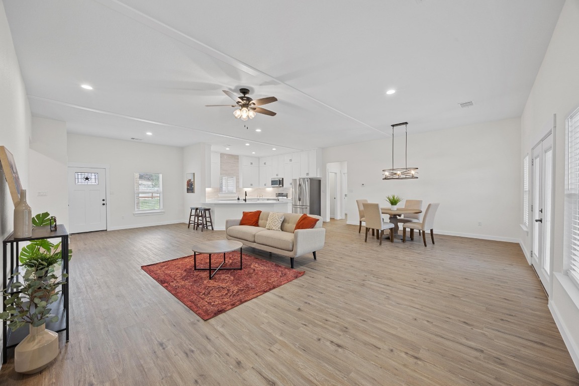 17701 Village Drive Dripping Springs, TX 78620 - Photo 8 of 36