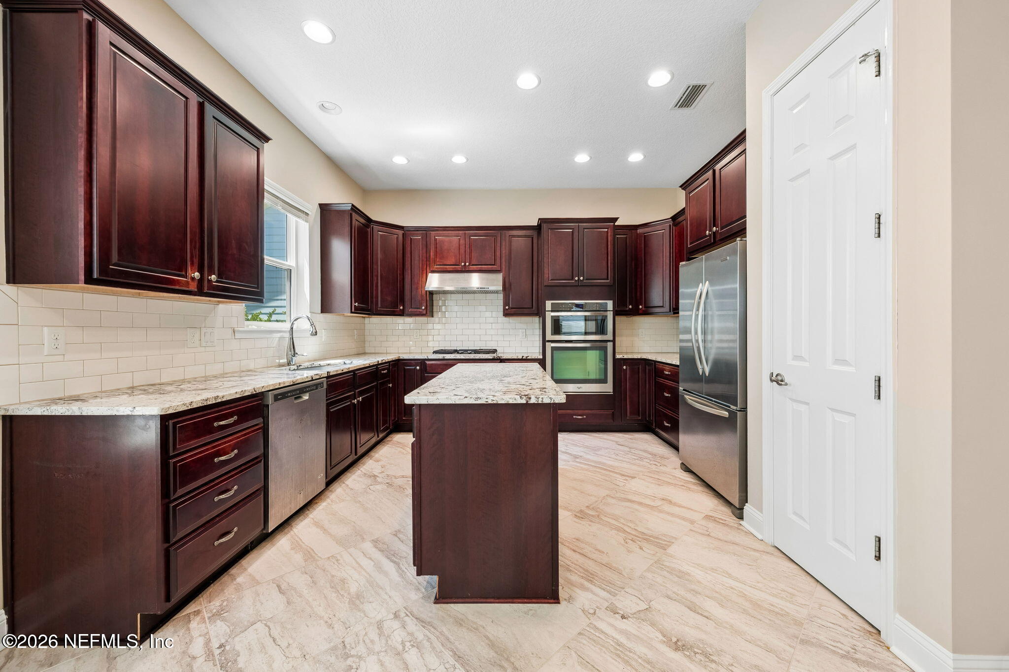 281 Pelican Pointe Road Ponte Vedra, FL 32081 - Photo 6 of 46 6 - kitchen