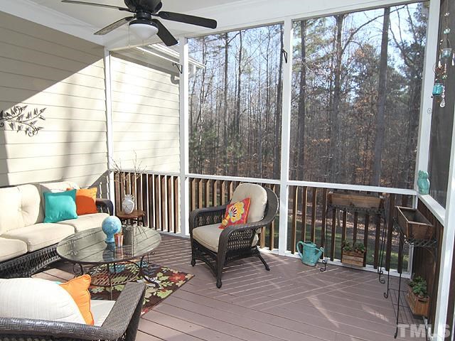 11618 John Allen Road Raleigh, NC 27614 - Photo 20 of 25 a living room with furniture and a window