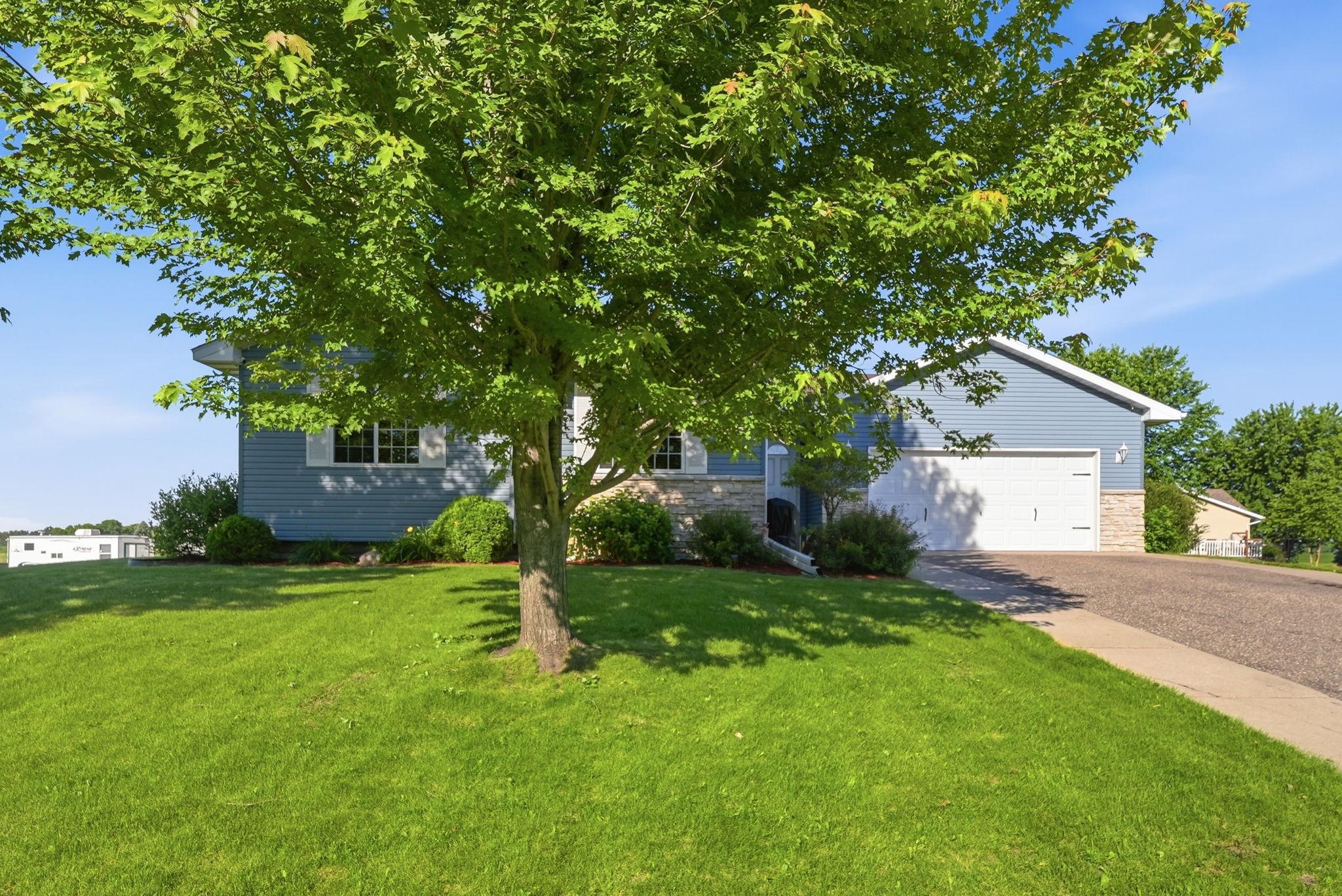 121 Shire Road Watkins, MN 55389 - Photo 3 of 35