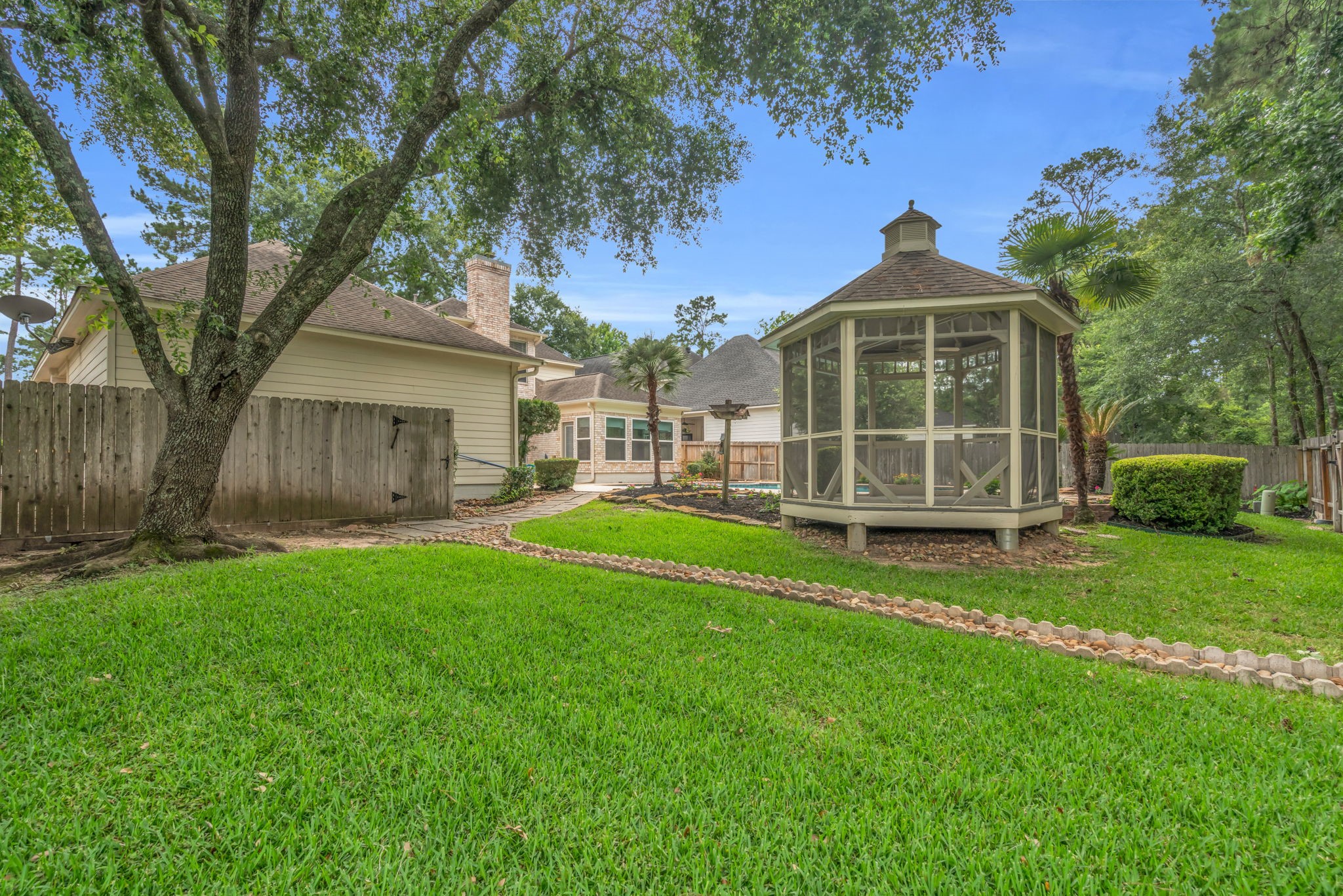 142 West Shadowpoint Circle The Woodlands, TX 77381 - Photo 43 of 50