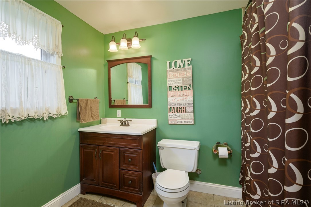 190 Georgetown-Lanesville Road Georgetown, IN 47122 - Photo 23 of 39 Full Bathroom Main level