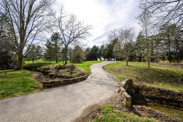 $409,900 | 190 Georgetown-Lanesville Road, Georgetown, IN 47122