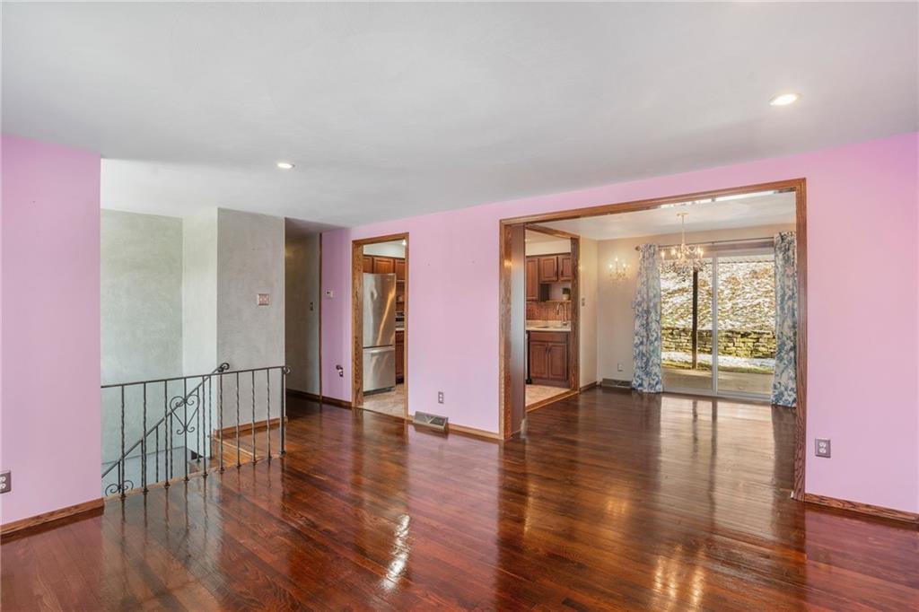 4642 Mt Troy Rd Extension Pittsburgh, PA 15214 - Photo 13 of 36