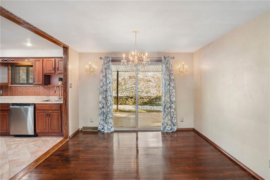 4642 Mt Troy Rd Extension Pittsburgh, PA 15214 - Photo 8 of 36