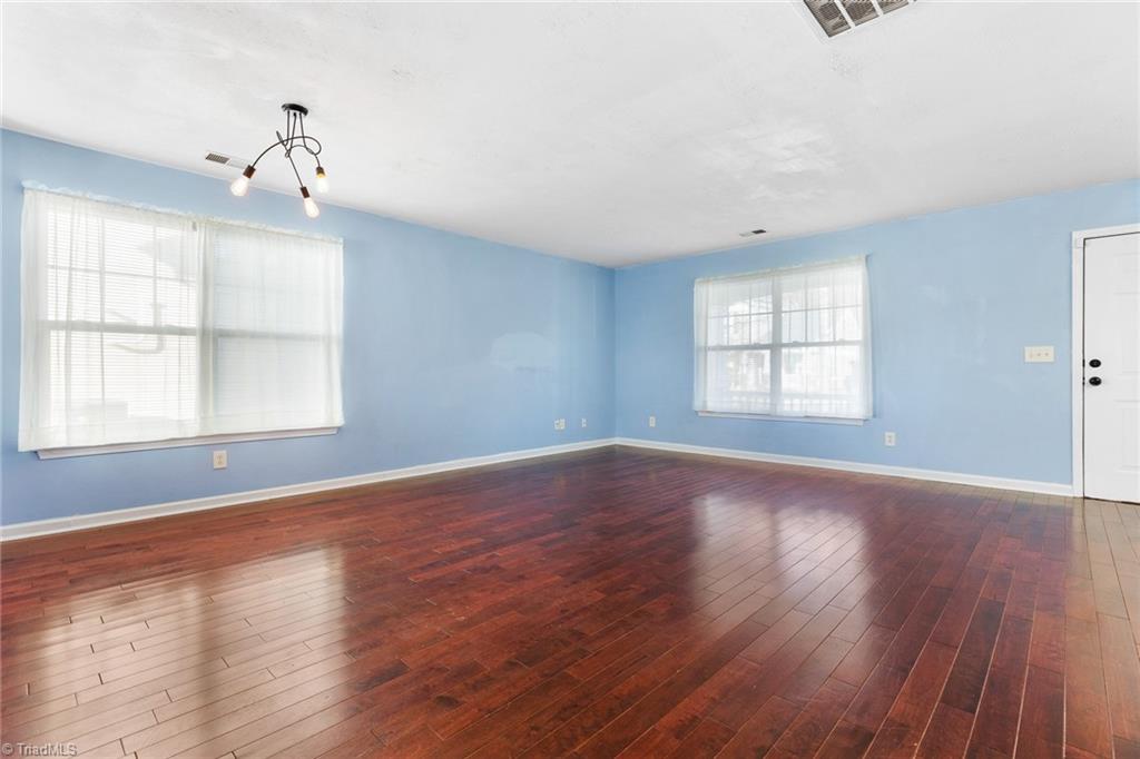 820 Hopewell Street High Point, NC 27263 - Photo 10 of 33 Gallery Image 10