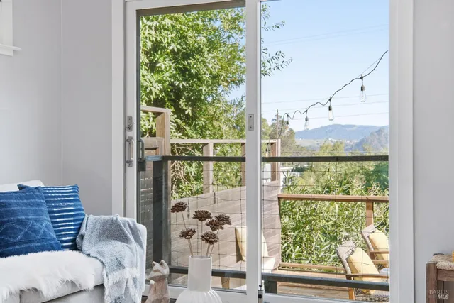 $680,000 | 556 Scenic Avenue, San Anselmo, CA 94960