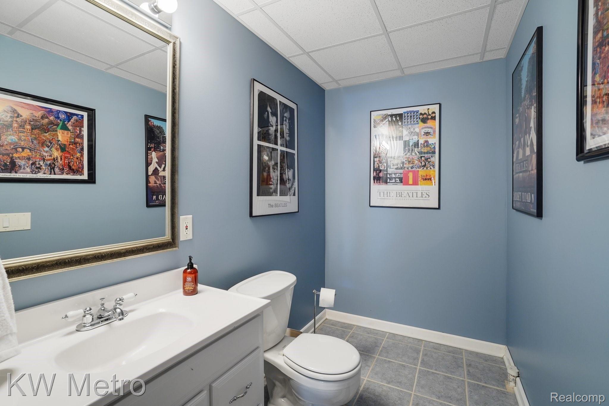 688 Windsong Drive Rochester, MI 48307 - Photo 29 of 35 basement half bathroom.jpg