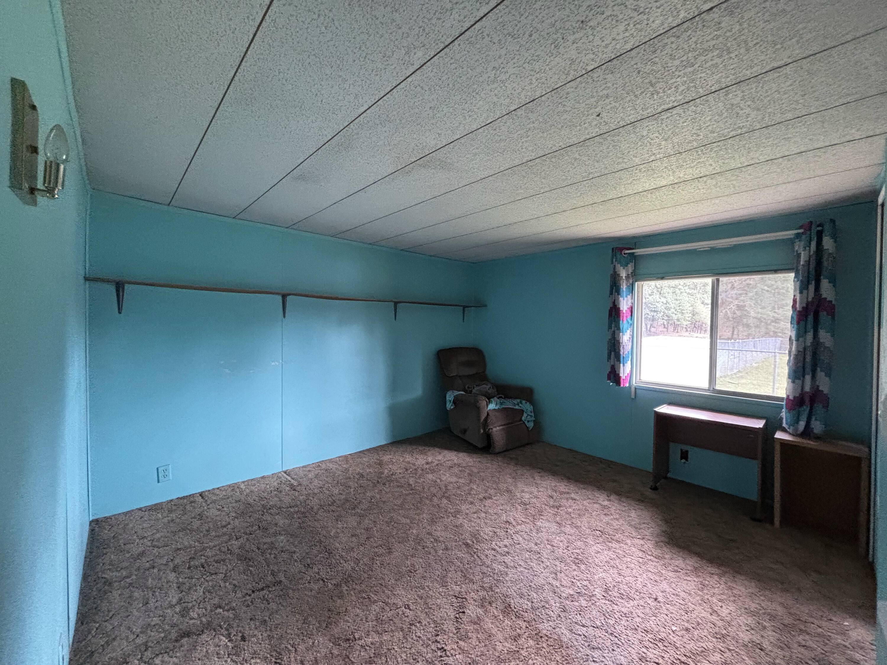 16625 Ford Road Rogue River, OR 97537 - Photo 15 of 31 Primary Bedroom