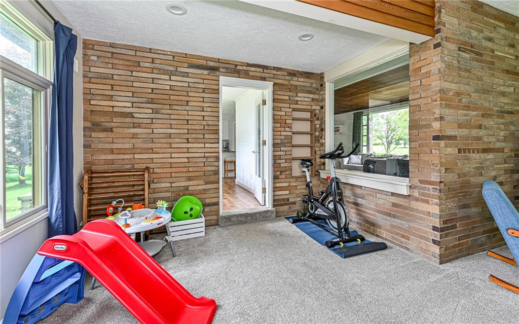 10595 Crest Road Wexford, PA 15090 - Photo 13 of 31 Gallery Image 13