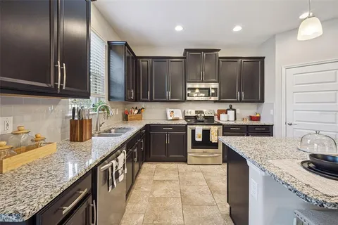 $699,500 | 16167 Hampton Crossing Drive, Winter Garden, FL 34787