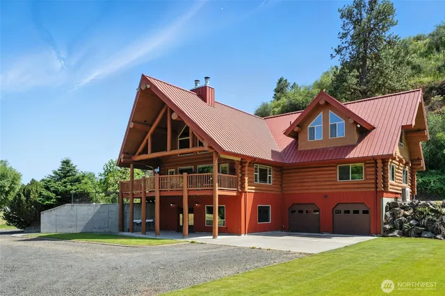 $1,395,000 | 1025 Orchard Street, Waitsburg, WA 99361