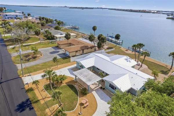$1,100,000 | 1424 Lemon Bay Drive, Englewood, FL 34223