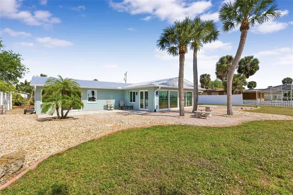 $1,100,000 | 1424 Lemon Bay Drive, Englewood, FL 34223