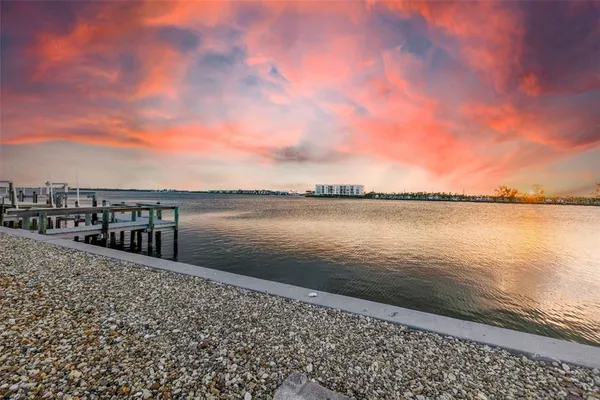 $1,100,000 | 1424 Lemon Bay Drive, Englewood, FL 34223