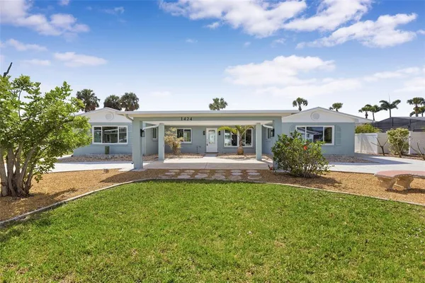 $1,100,000 | 1424 Lemon Bay Drive, Englewood, FL 34223