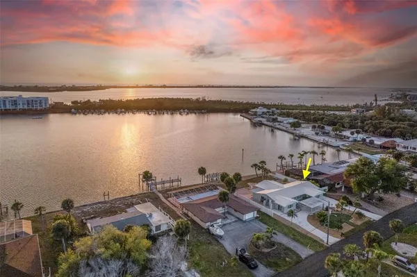 $1,100,000 | 1424 Lemon Bay Drive, Englewood, FL 34223