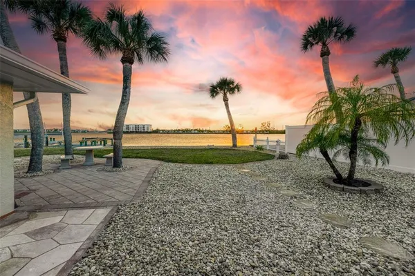 $1,100,000 | 1424 Lemon Bay Drive, Englewood, FL 34223