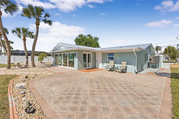 $1,100,000 | 1424 Lemon Bay Drive, Englewood, FL 34223