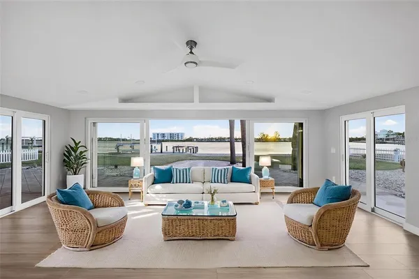 $1,100,000 | 1424 Lemon Bay Drive, Englewood, FL 34223