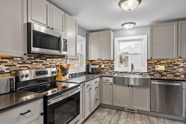 $225,000 | 1208 Jones Street, Leclaire, IA 52753