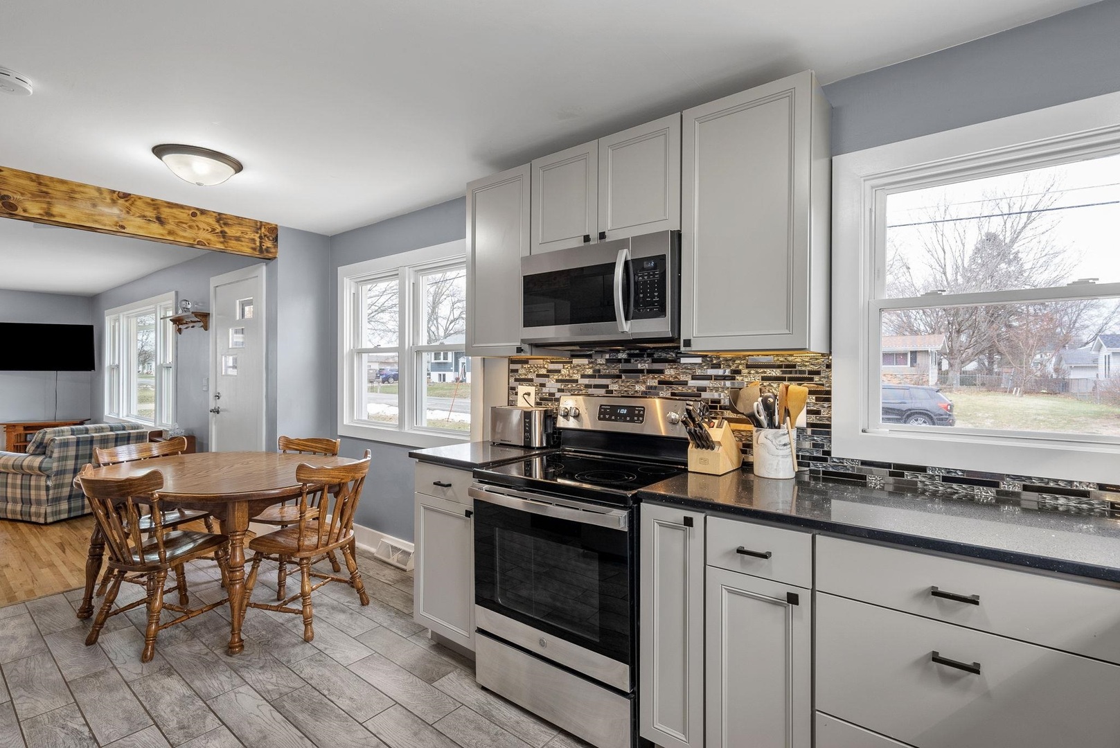 1208 Jones Street Le Claire, IA 52753 - Photo 8 of 32