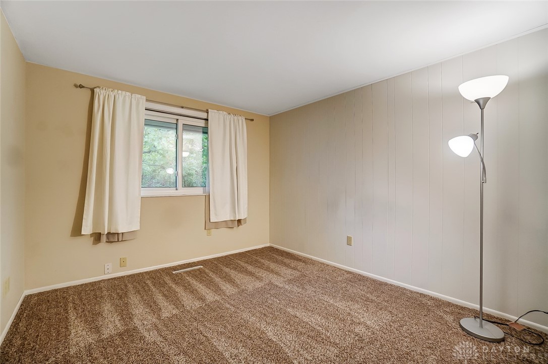 6612 Hemingway Road Huber Heights, OH 45424 - Photo 26 of 35