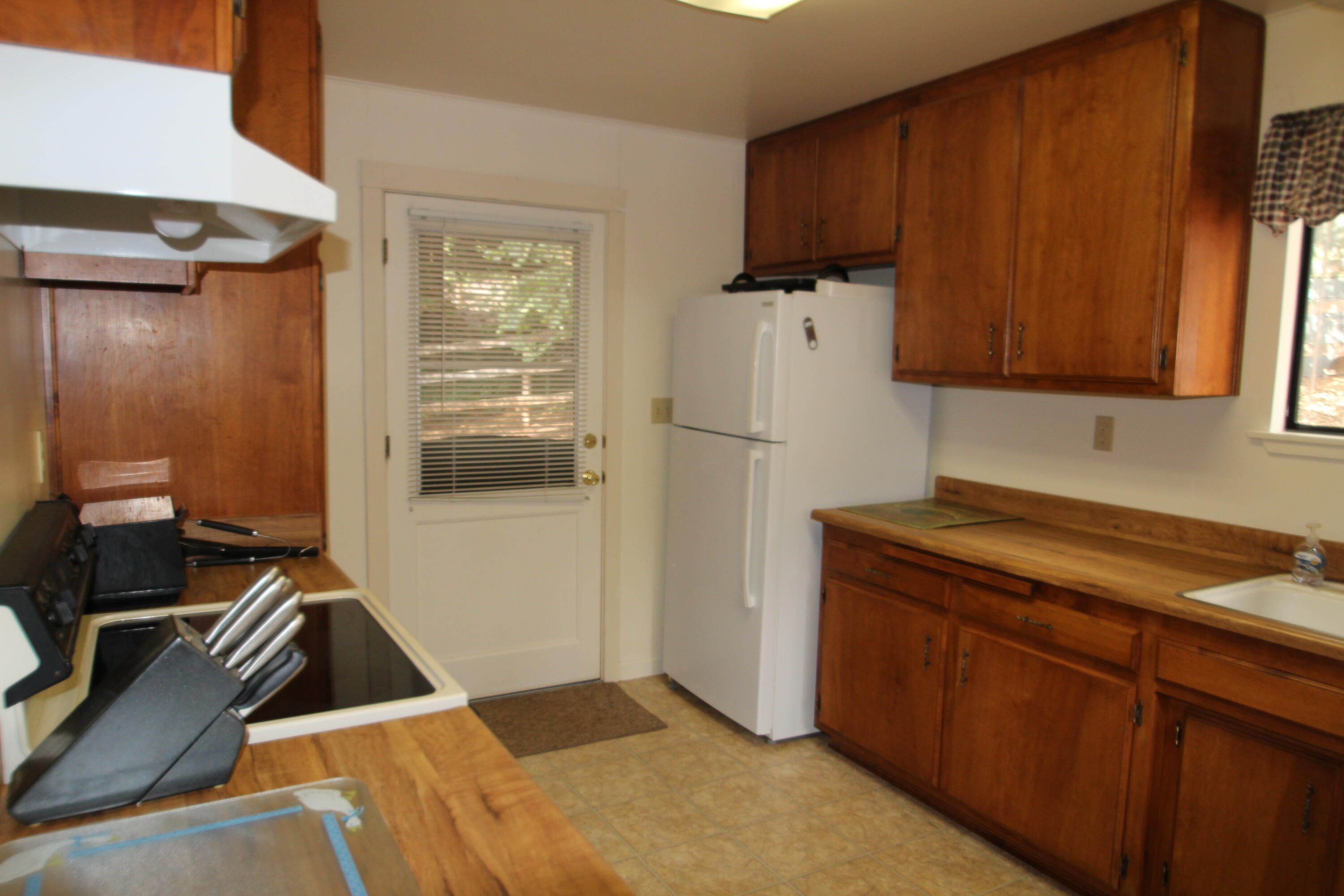 603 Legar Drive Springville, CA 93265 - Photo 8 of 46 IMG_8816