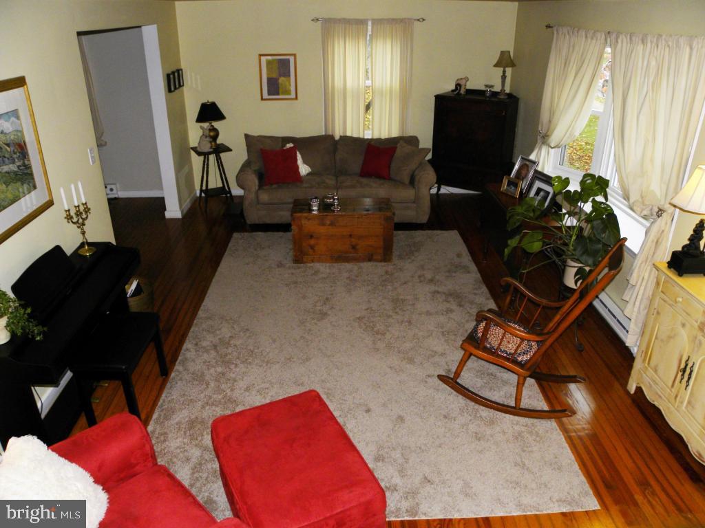 318 Laurel Avenue Lititz, PA 17543 - Photo 2 of 20 Gallery Image 2