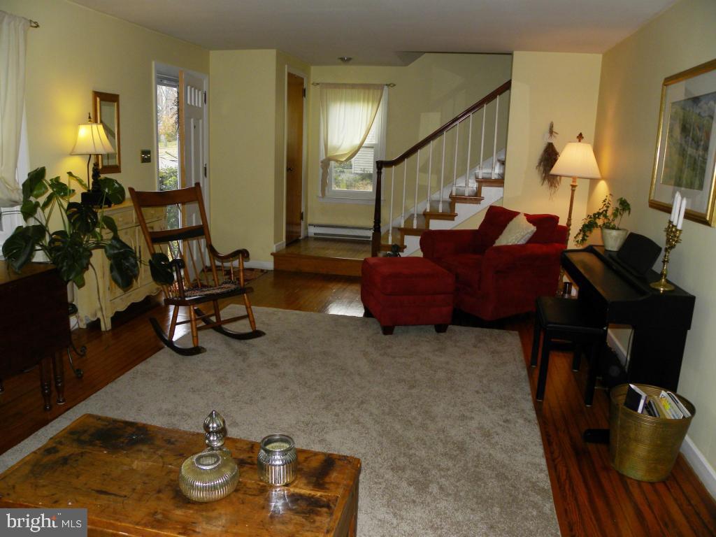 318 Laurel Avenue Lititz, PA 17543 - Photo 3 of 20 Gallery Image 3