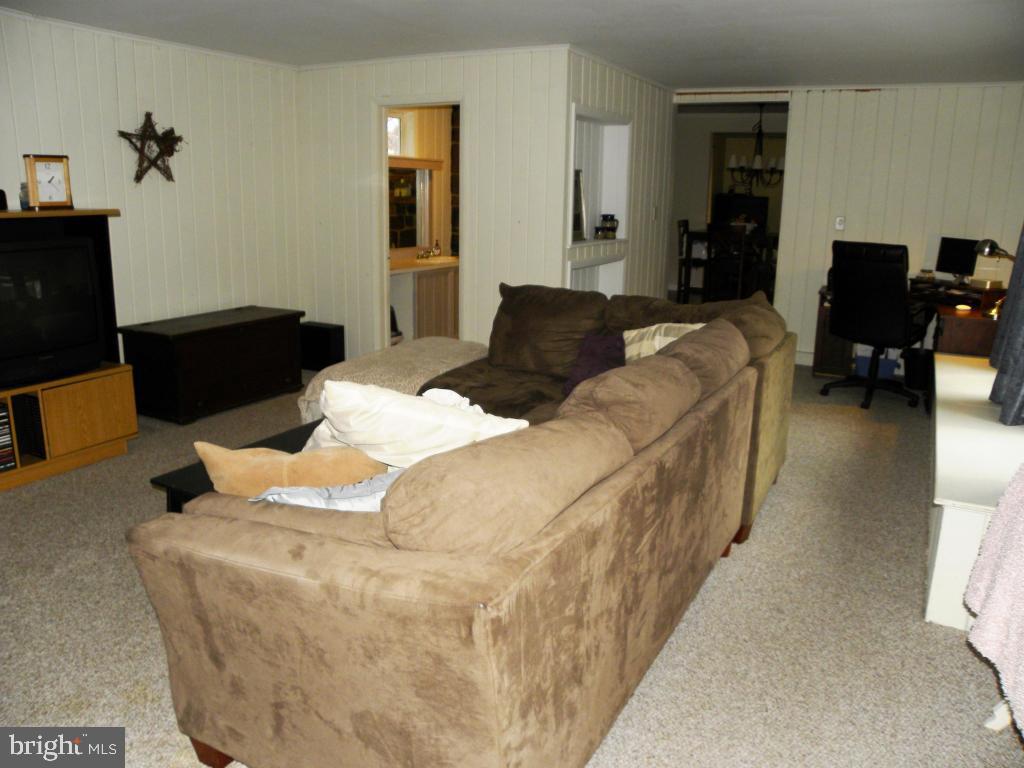 318 Laurel Avenue Lititz, PA 17543 - Photo 6 of 20 Gallery Image 6