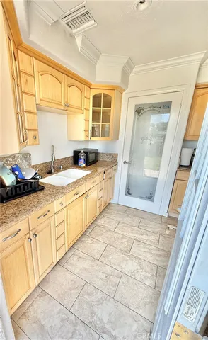 $699,999 | 732 James Place, Pomona, CA 91767