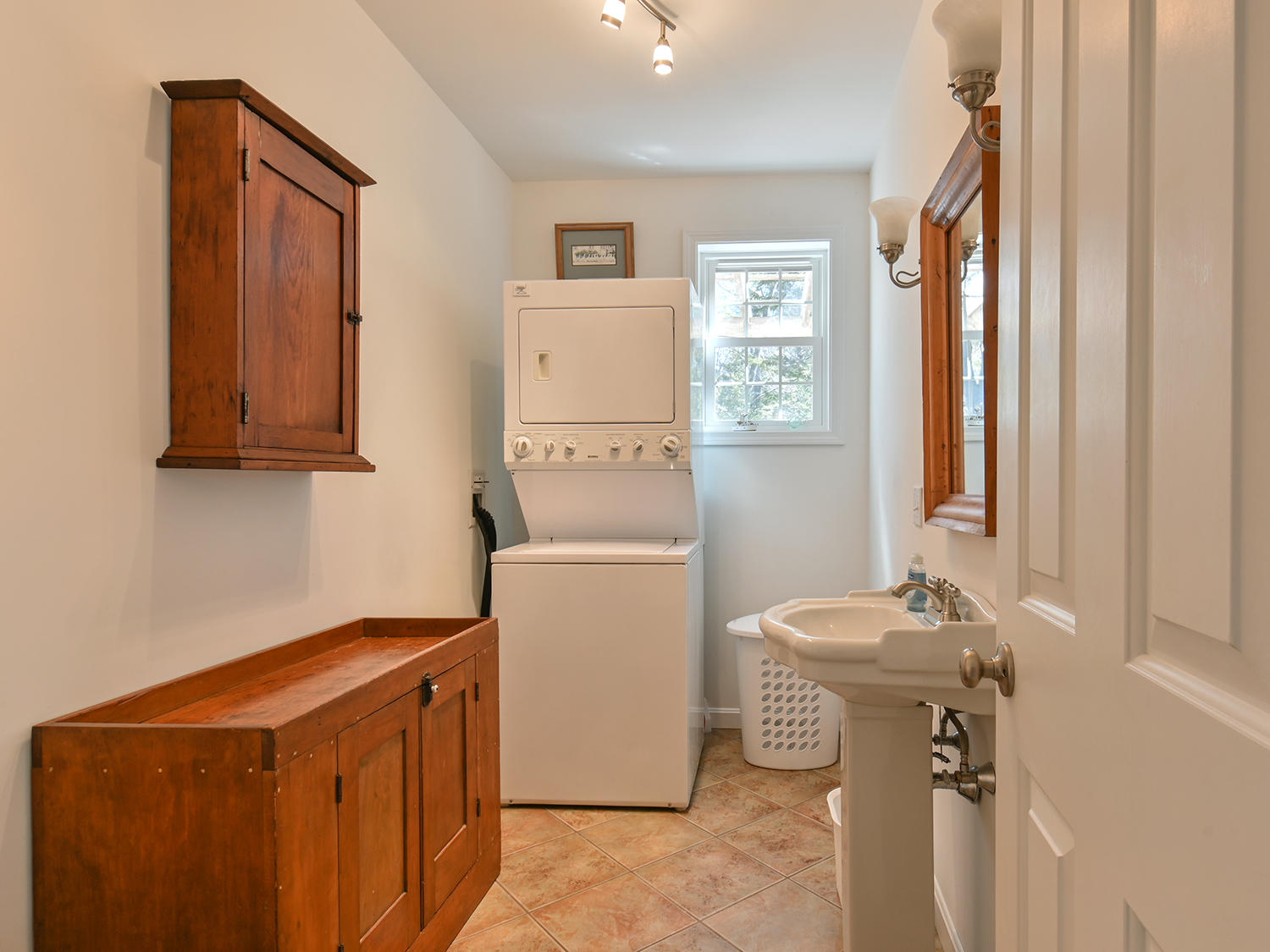 89 Indian Point Road Bar Harbor, ME 04609 - Photo 10 of 59 Bathroom first floor