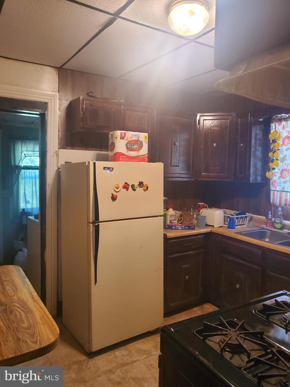 418 Rutherford Avenue Trenton, NJ 08618 - Photo 7 of 9 KITCHEN