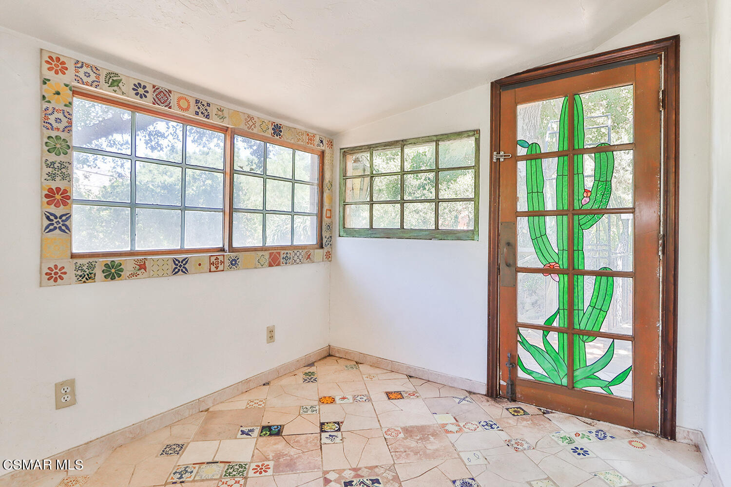 6456 Clear Springs Road Simi Valley, CA 93063 - Photo 24 of 56 a view of an empty room and window