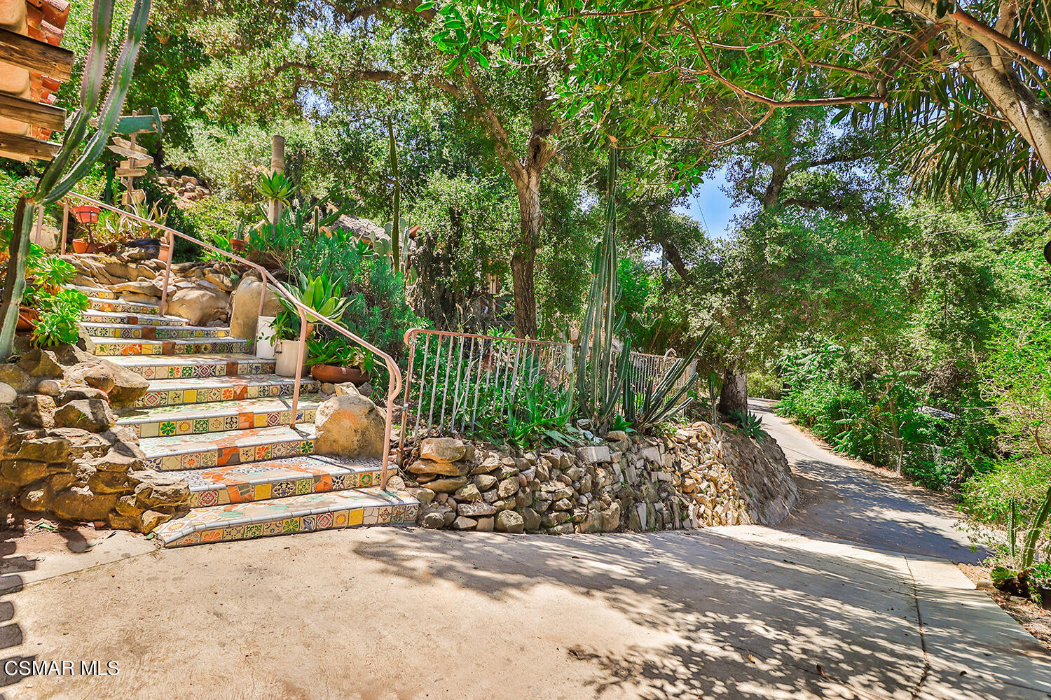 6456 Clear Springs Road Simi Valley, CA 93063 - Photo 5 of 56 aFront and Entry5